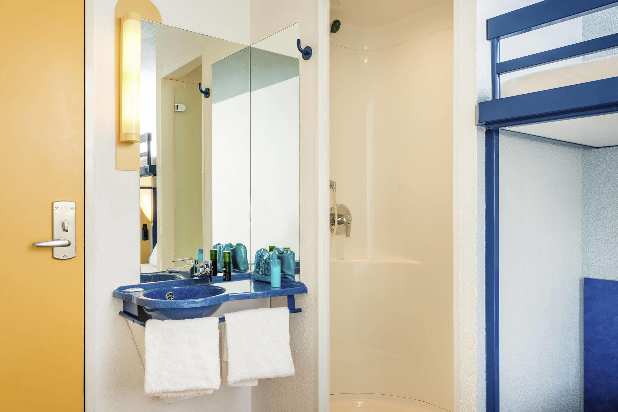 Ibis Budget Airport Hotel *